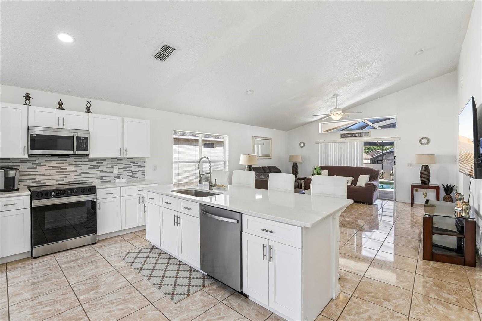 753 CASTERTON CIR, DAVENPORT, FL, 33897