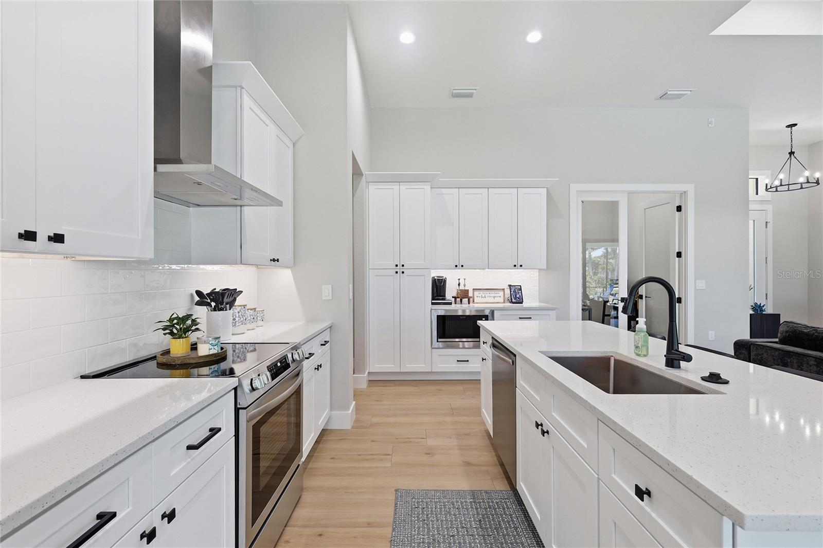8105 ANTWERP CIR, PORT CHARLOTTE, FL, 33981