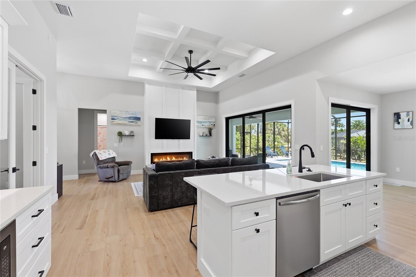 8105 ANTWERP CIR, PORT CHARLOTTE, FL, 33981