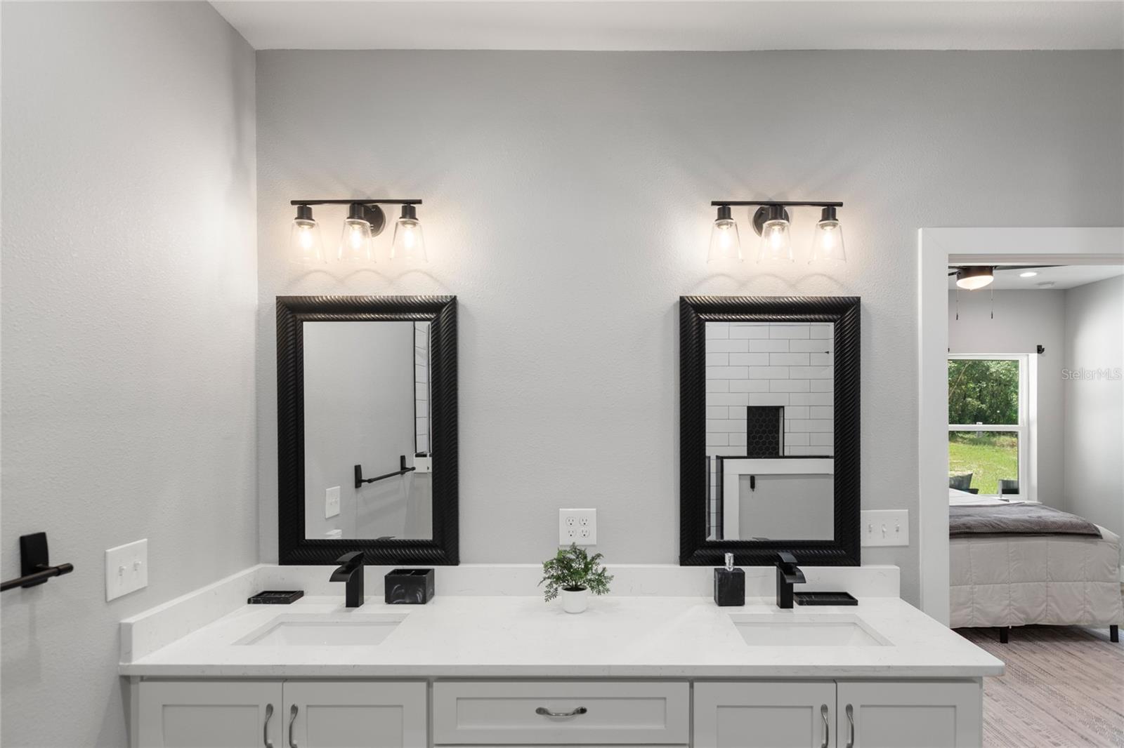 207 N PALMETTO AVE, FLORAHOME, FL, 32140
