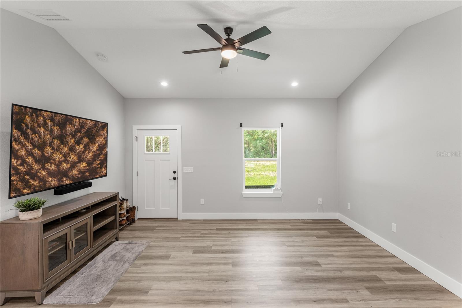 207 N PALMETTO AVE, FLORAHOME, FL, 32140