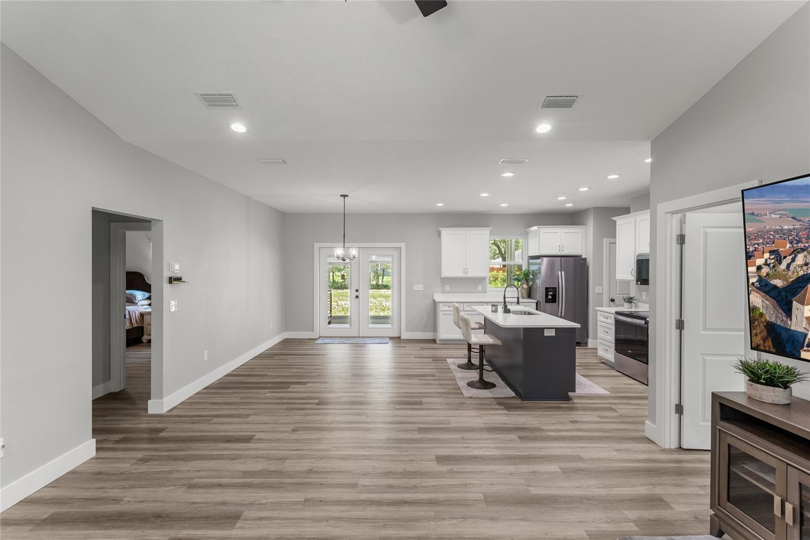 207 N PALMETTO AVE, FLORAHOME, FL, 32140