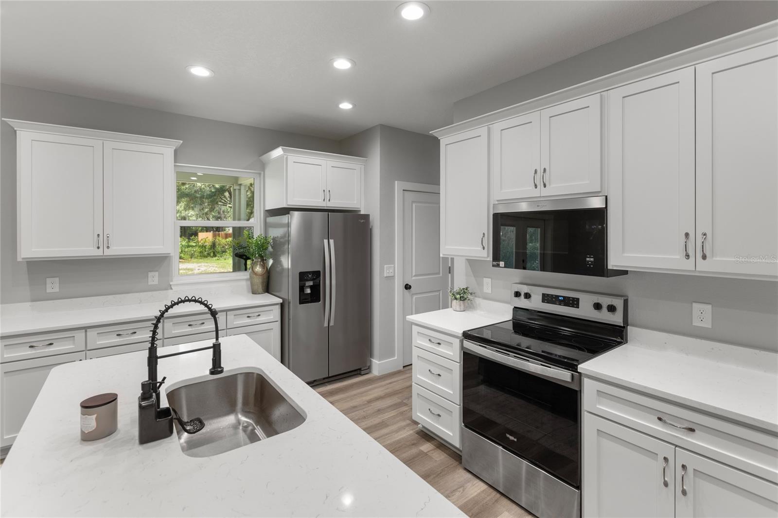 207 N PALMETTO AVE, FLORAHOME, FL, 32140