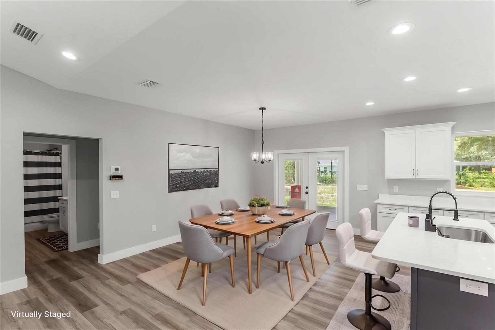 207 N PALMETTO AVE, FLORAHOME, FL, 32140