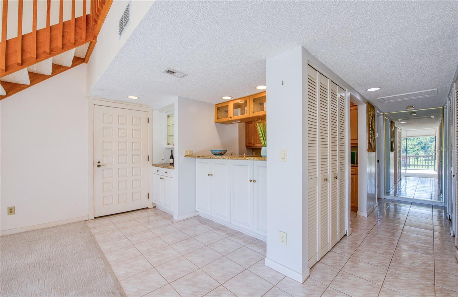6305 PELICAN CREEK XING #D, ST PETERSBURG, FL, 33707