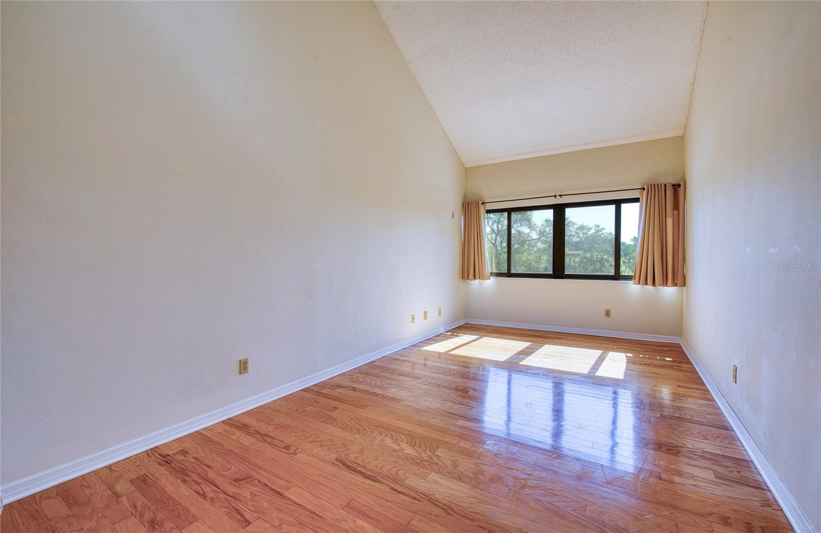 6305 PELICAN CREEK XING #D, ST PETERSBURG, FL, 33707
