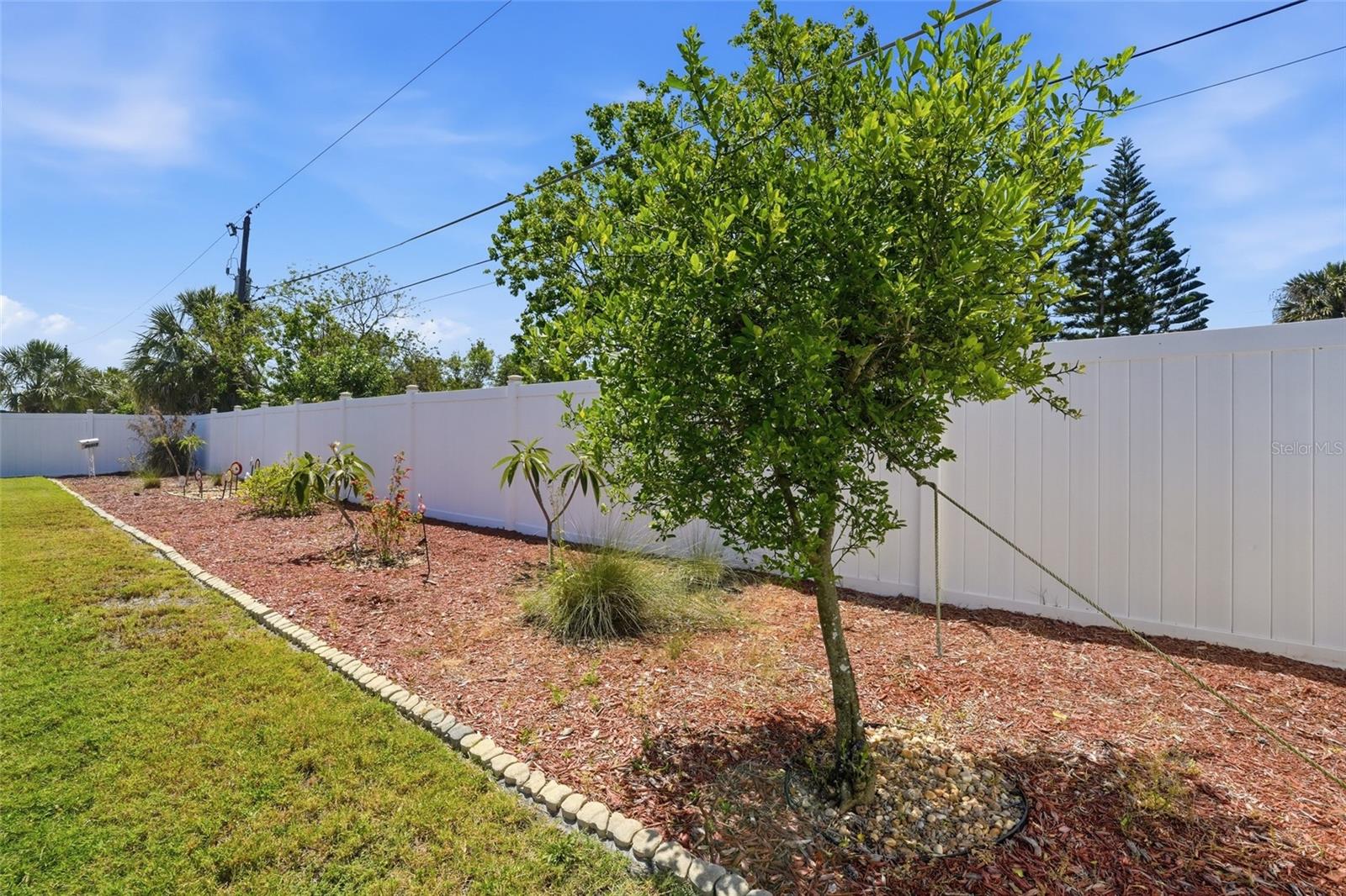 18319 ARAPAHOE CIR, PORT CHARLOTTE, FL, 33948
