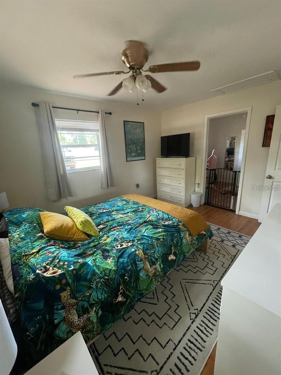 11707 NORTH DR, TAMPA, FL, 33617