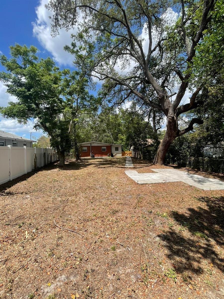 11707 NORTH DR, TAMPA, FL, 33617