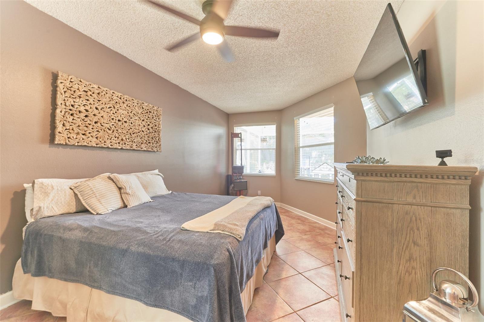 9302 HERITAGE OAK CT, TAMPA, FL, 33647