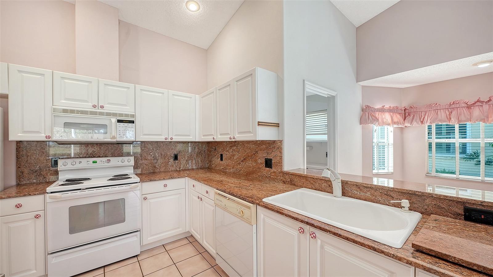 8928 WHITEMARSH AVE, SARASOTA, FL, 34238