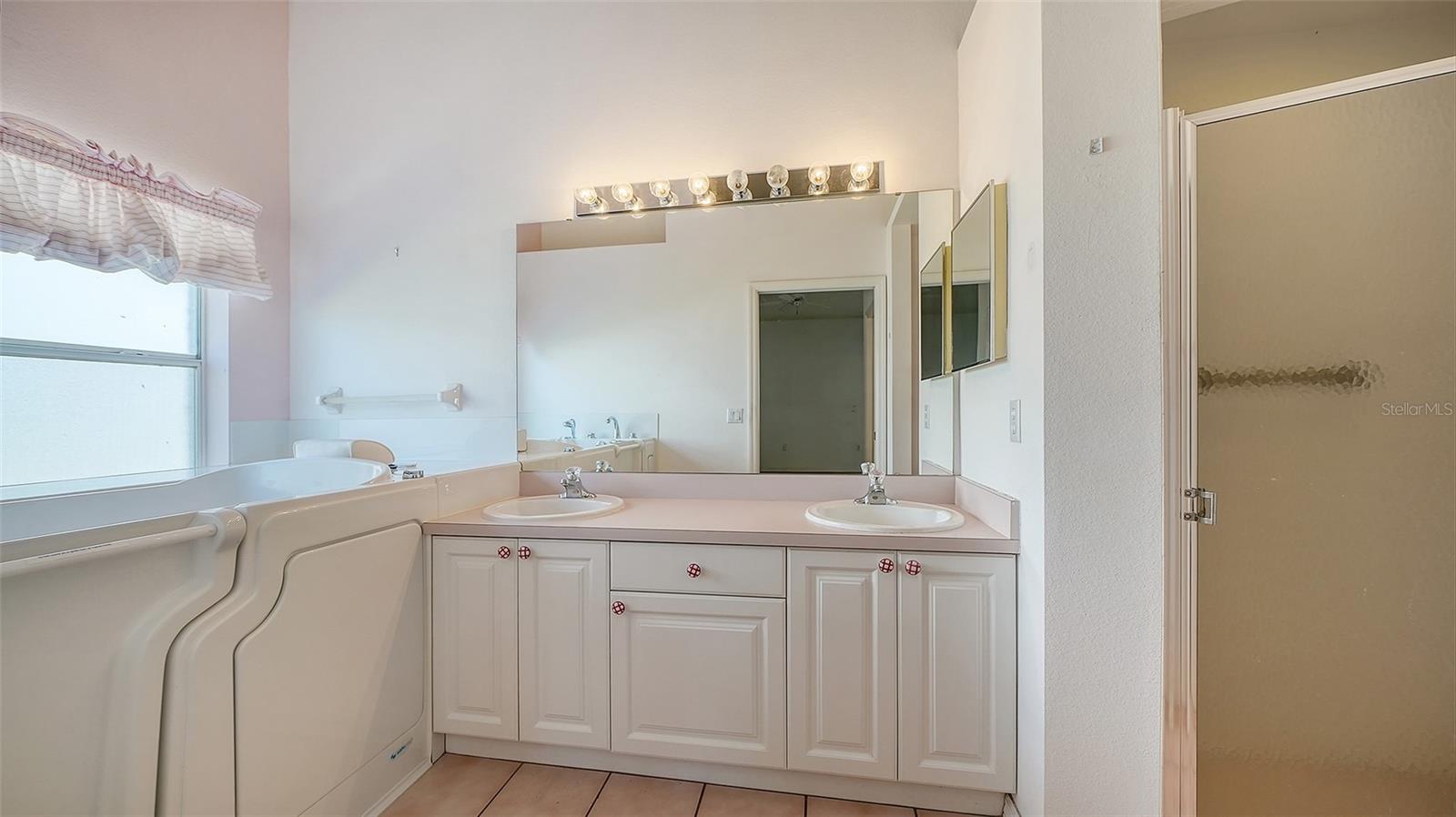8928 WHITEMARSH AVE, SARASOTA, FL, 34238