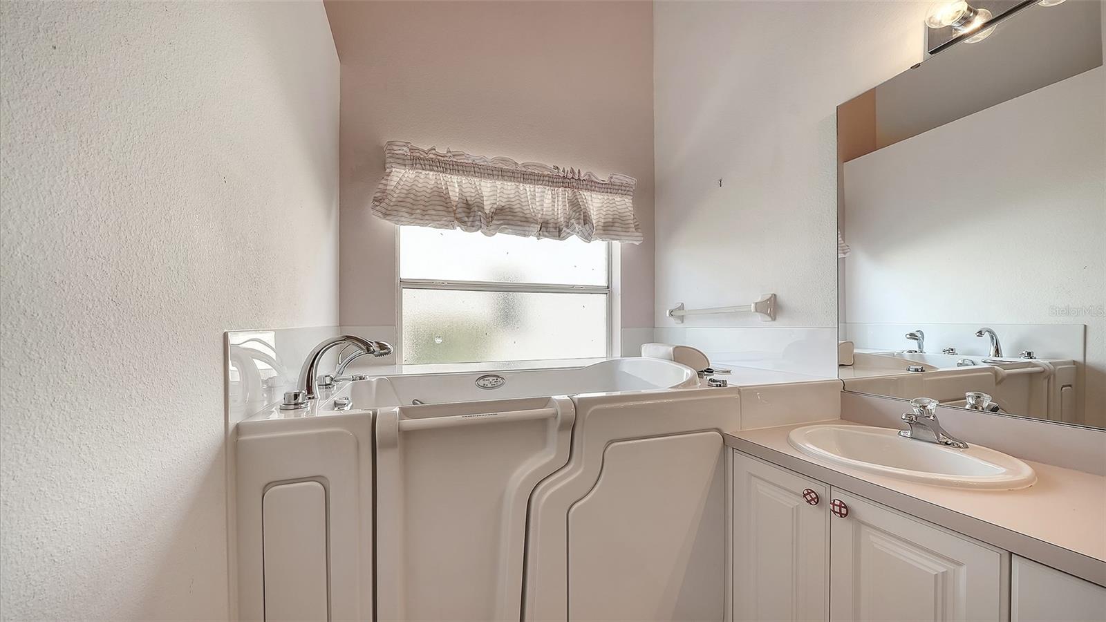 8928 WHITEMARSH AVE, SARASOTA, FL, 34238