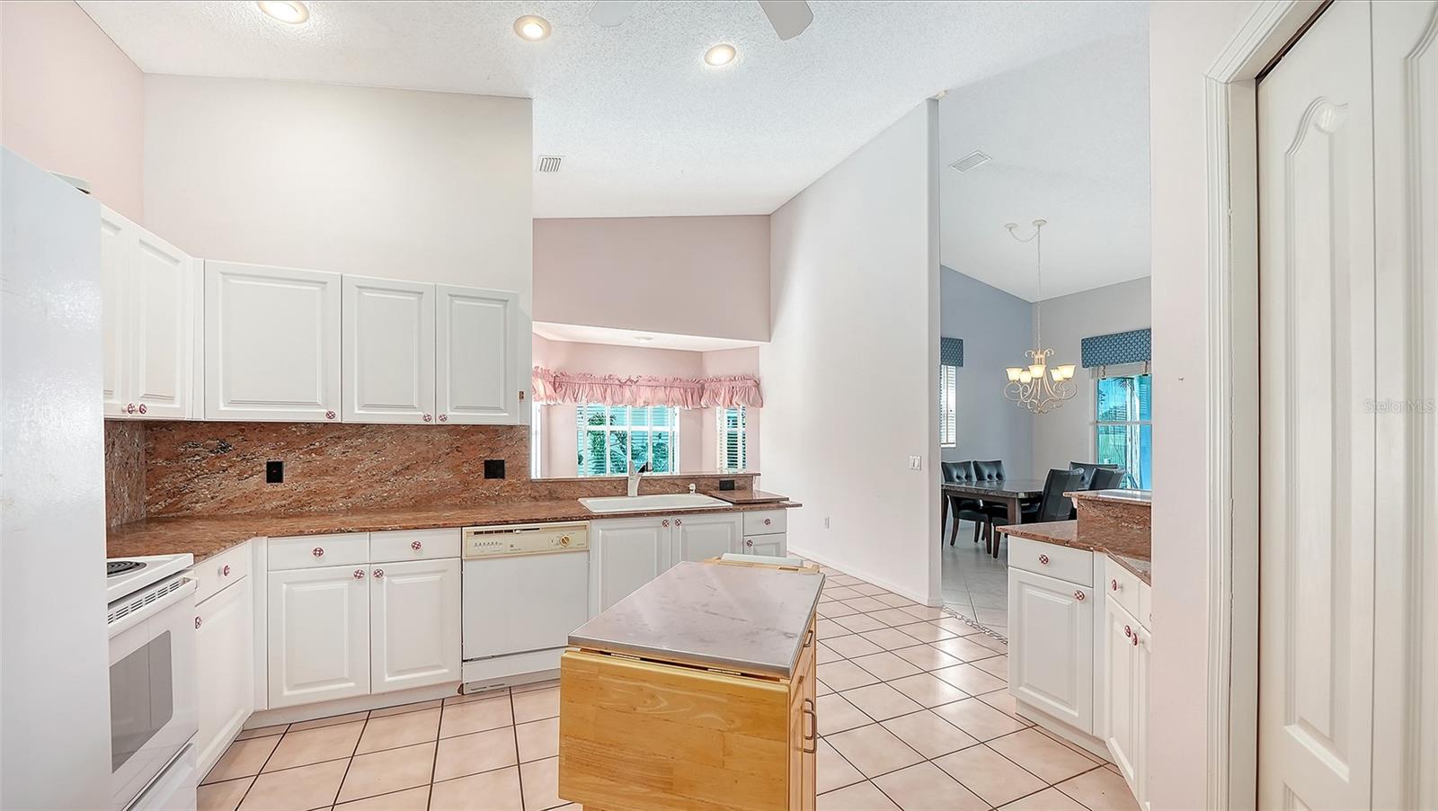 8928 WHITEMARSH AVE, SARASOTA, FL, 34238