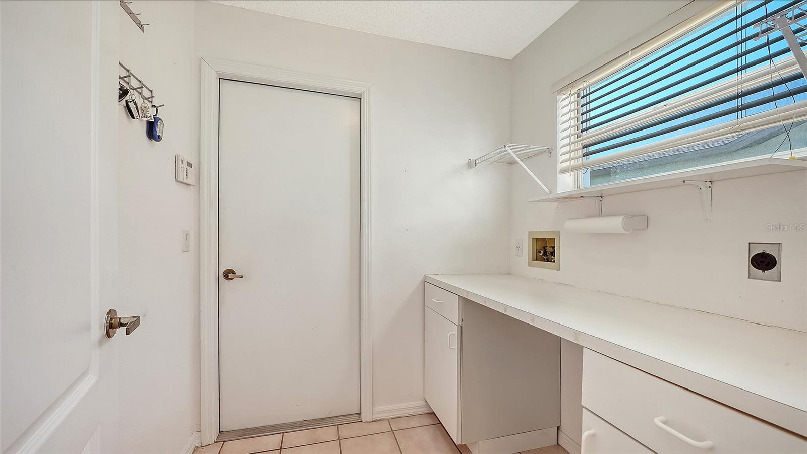 8928 WHITEMARSH AVE, SARASOTA, FL, 34238