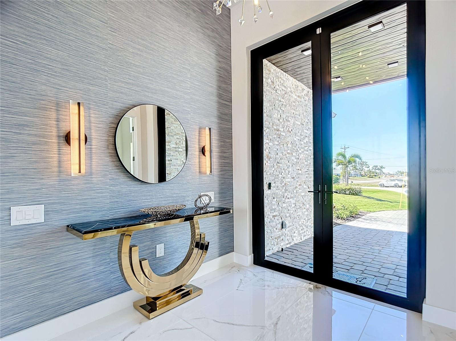 2527 GLEASON PKWY, CAPE CORAL, FL, 33914