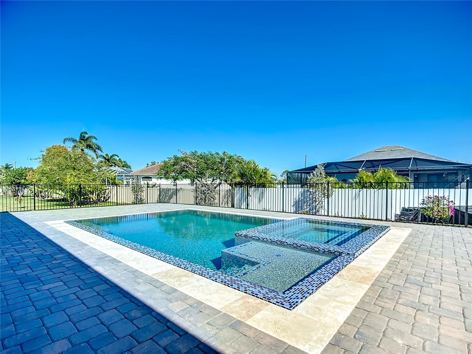 2527 GLEASON PKWY, CAPE CORAL, FL, 33914