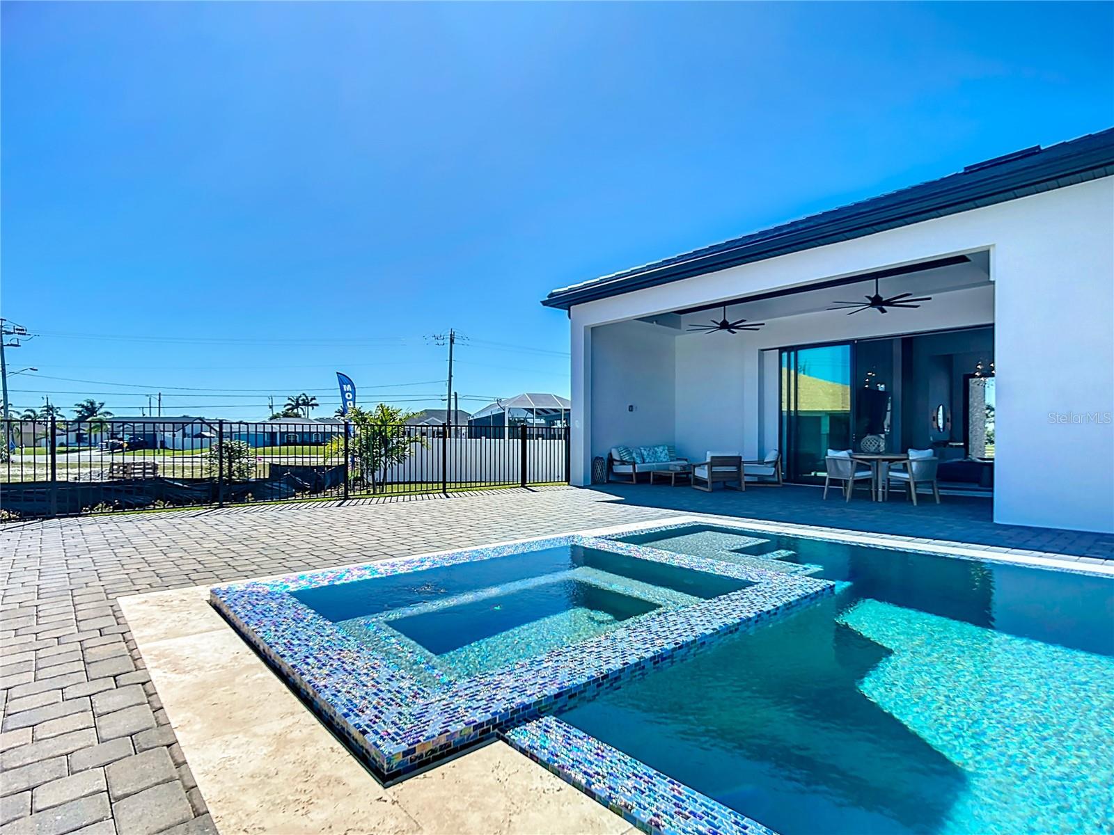 2527 GLEASON PKWY, CAPE CORAL, FL, 33914