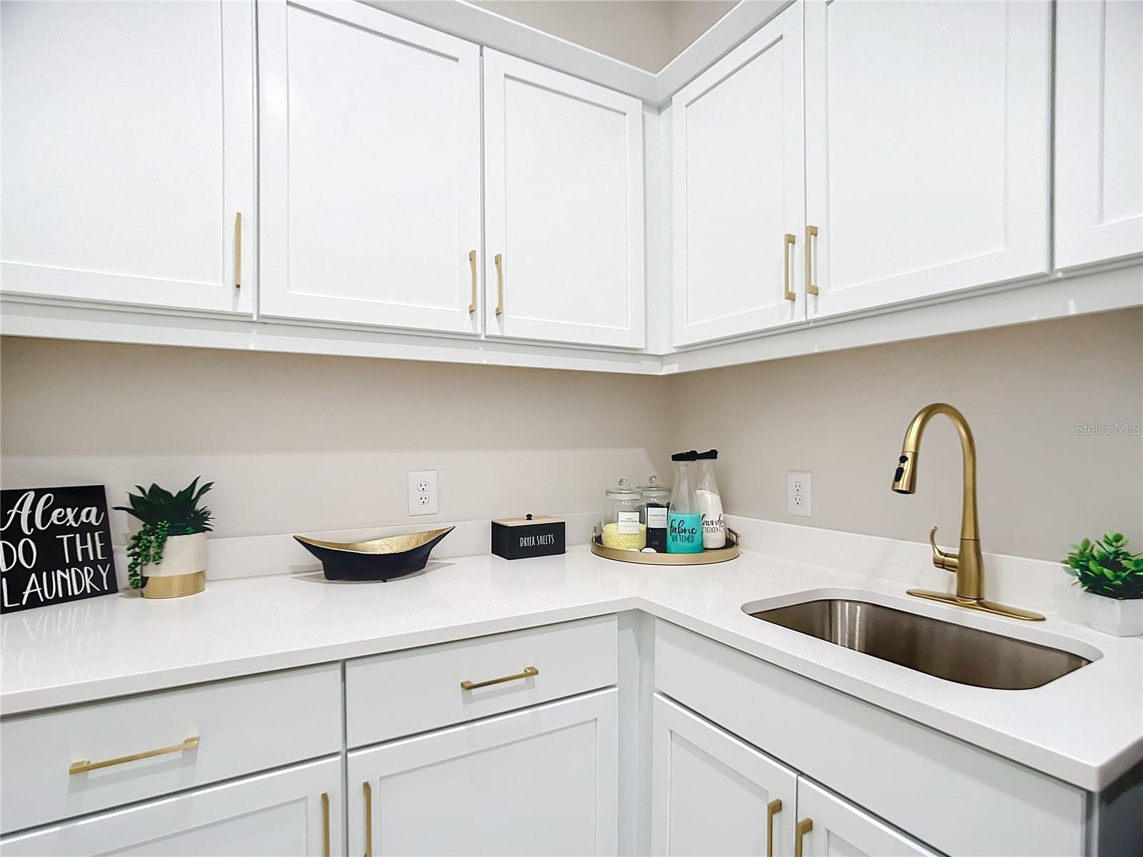 2527 GLEASON PKWY, CAPE CORAL, FL, 33914