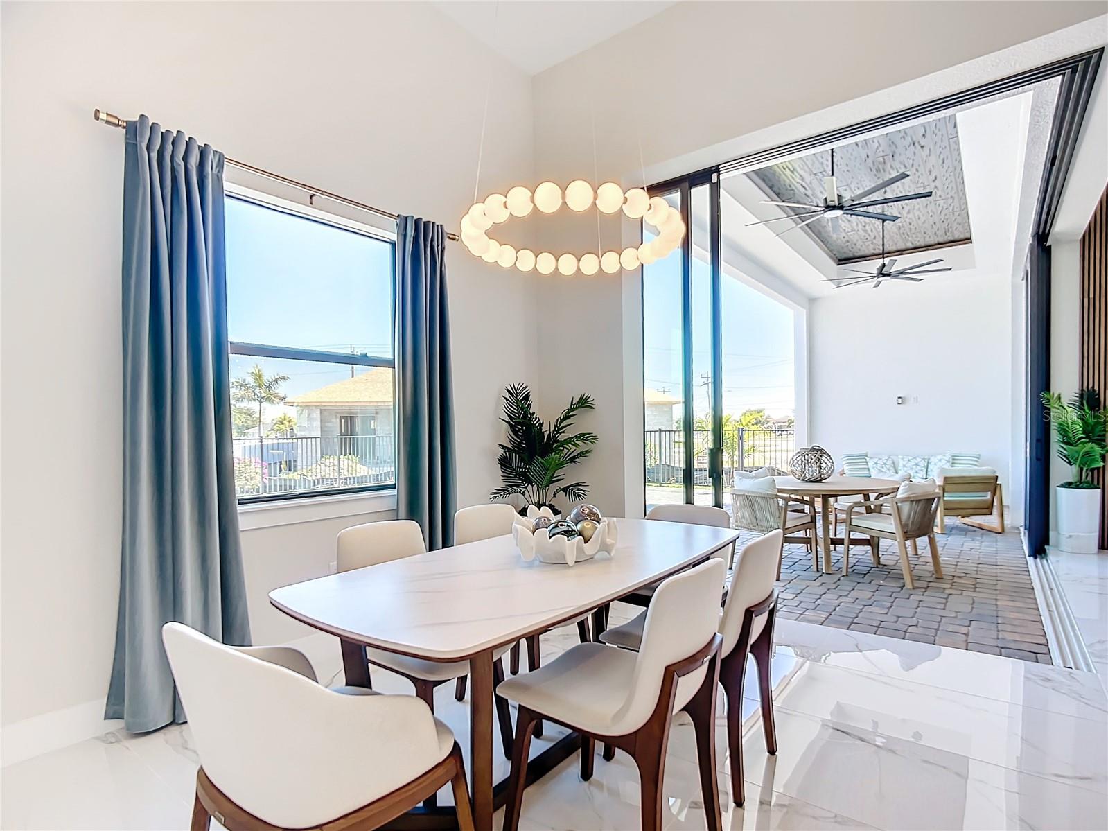 2527 GLEASON PKWY, CAPE CORAL, FL, 33914