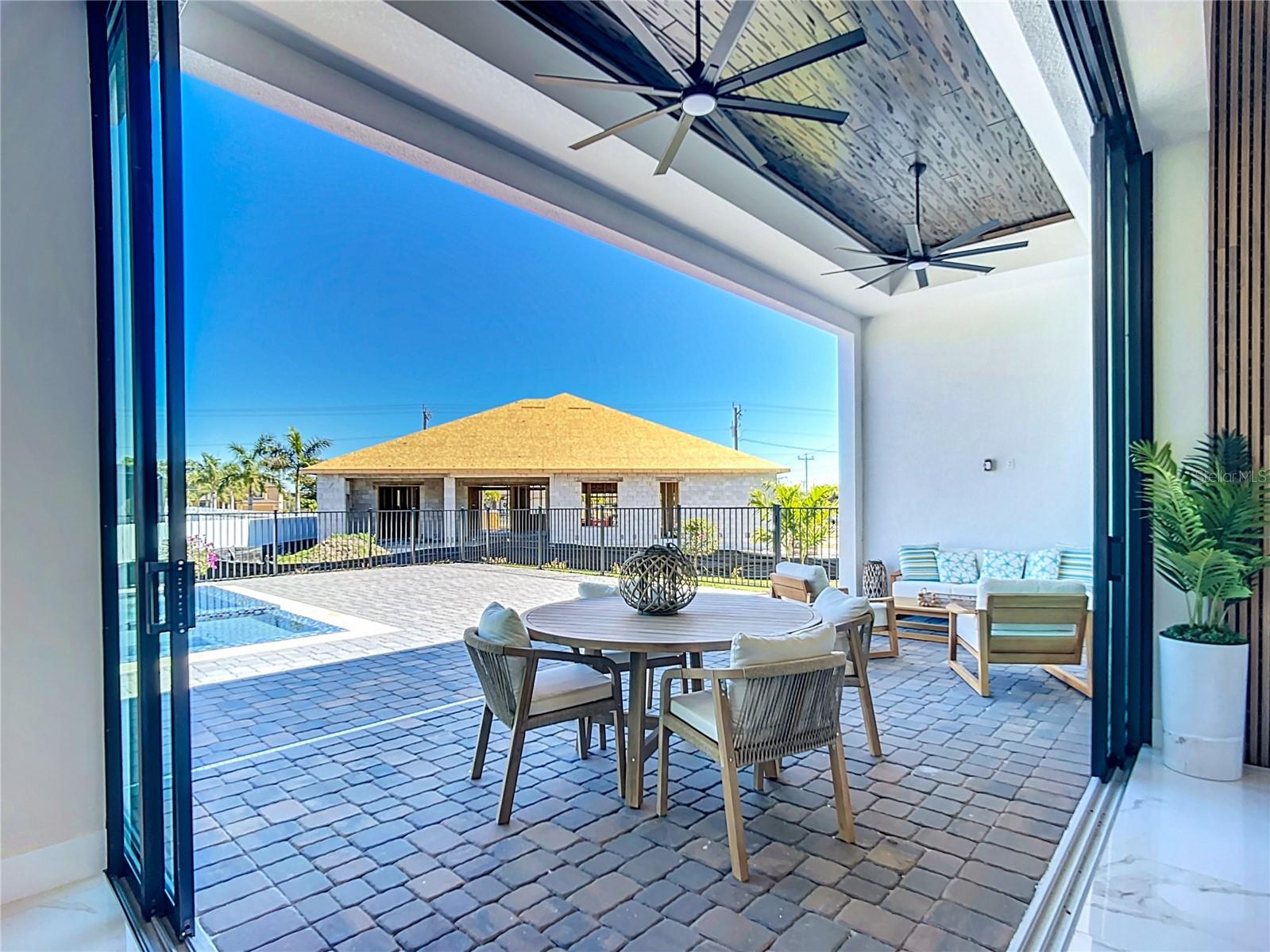 2527 GLEASON PKWY, CAPE CORAL, FL, 33914