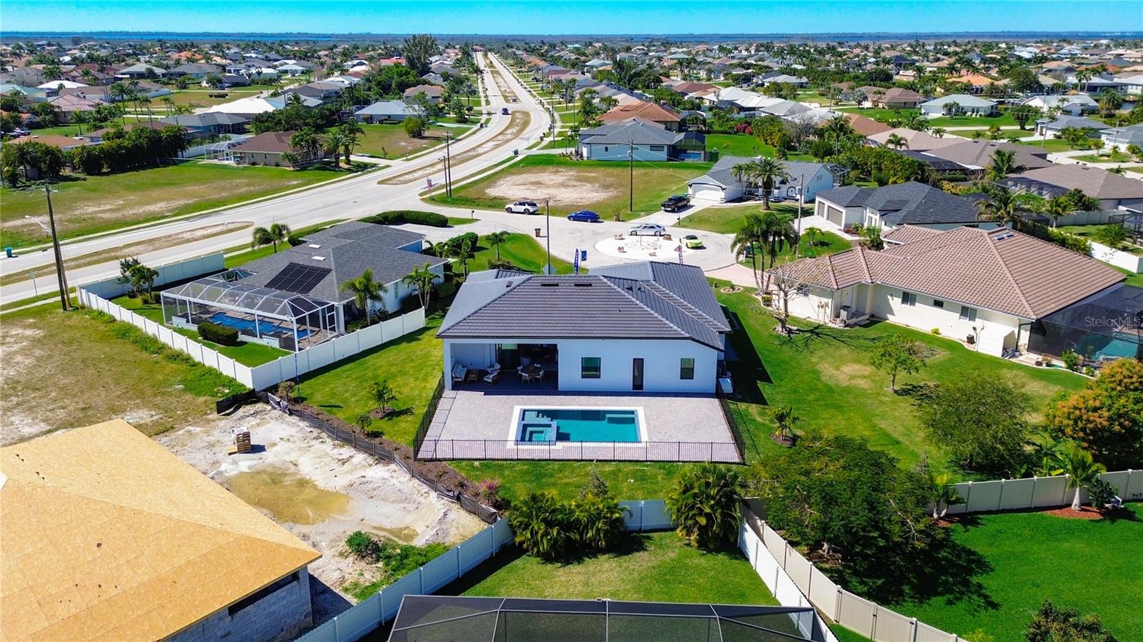 2527 GLEASON PKWY, CAPE CORAL, FL, 33914