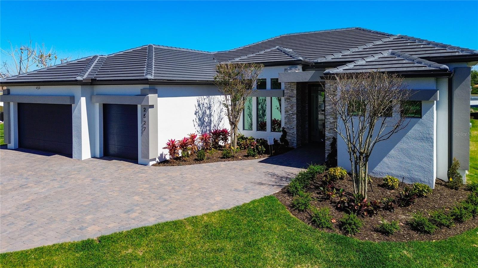 2527 GLEASON PKWY, CAPE CORAL, FL, 33914