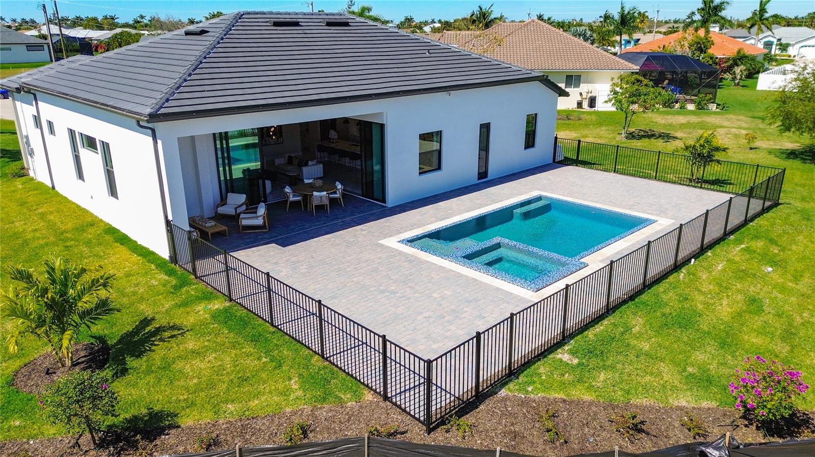 2527 GLEASON PKWY, CAPE CORAL, FL, 33914