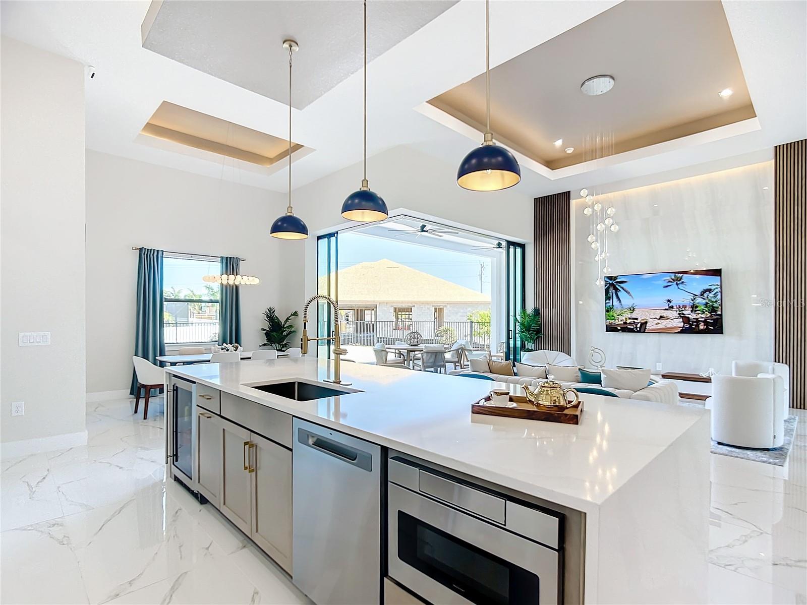 2527 GLEASON PKWY, CAPE CORAL, FL, 33914