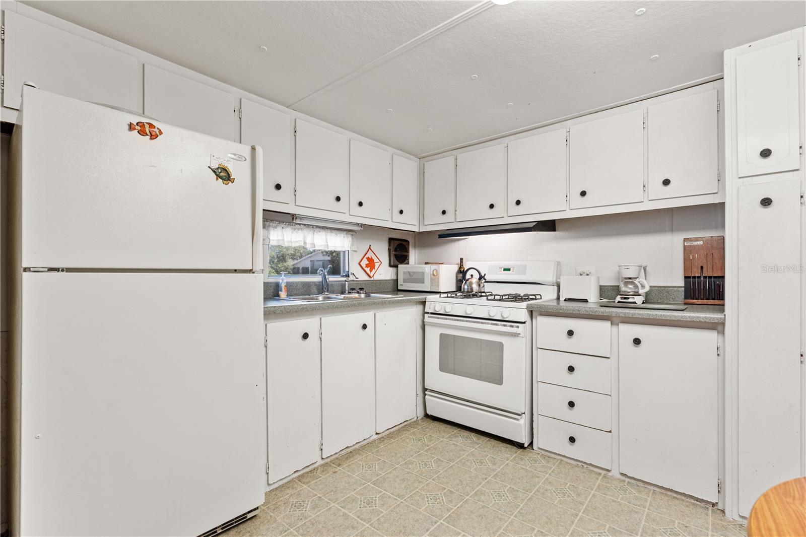 2400 SAN MIGUEL AVE, AVON PARK, FL, 33825