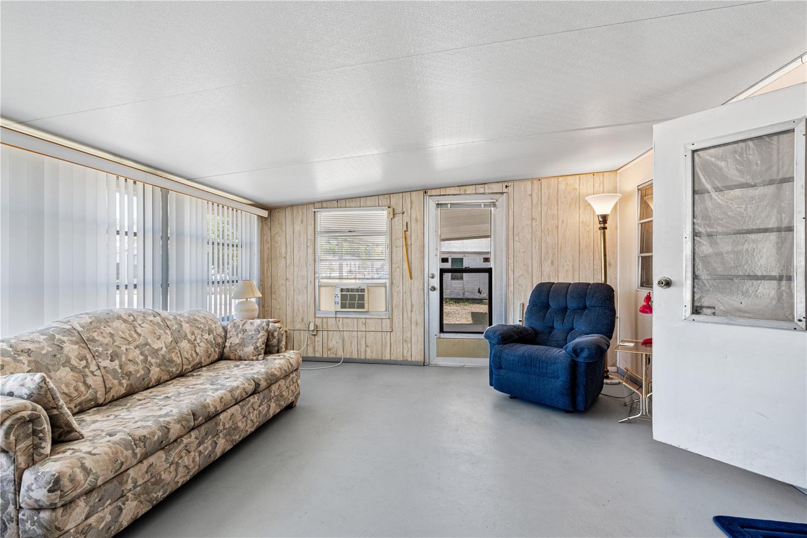 2400 SAN MIGUEL AVE, AVON PARK, FL, 33825