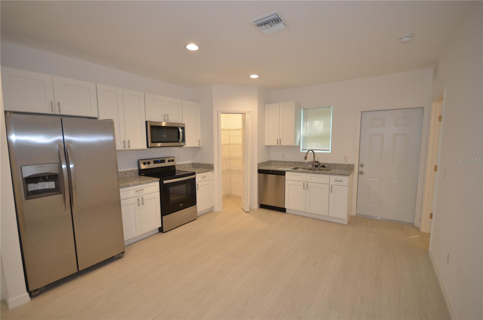 3306 BASSIE CT, FORT MYERS, FL, 33916