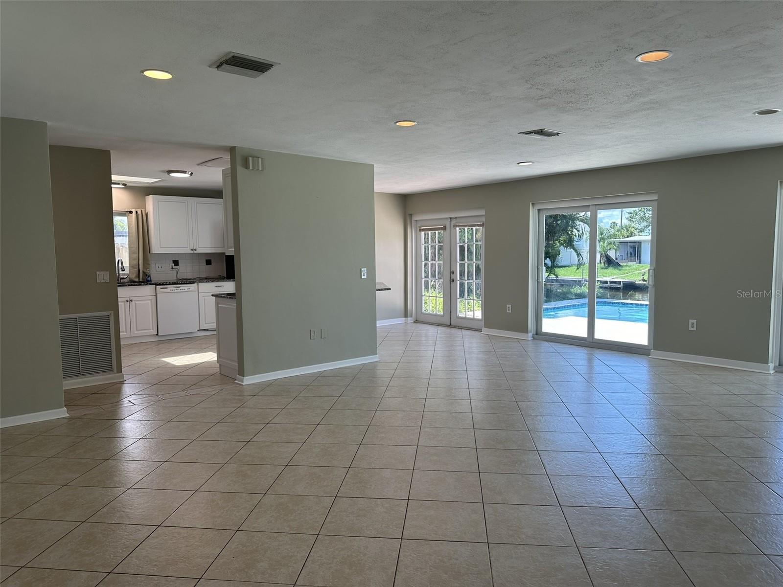 835 CONREID DR NE, PORT CHARLOTTE, FL, 33952