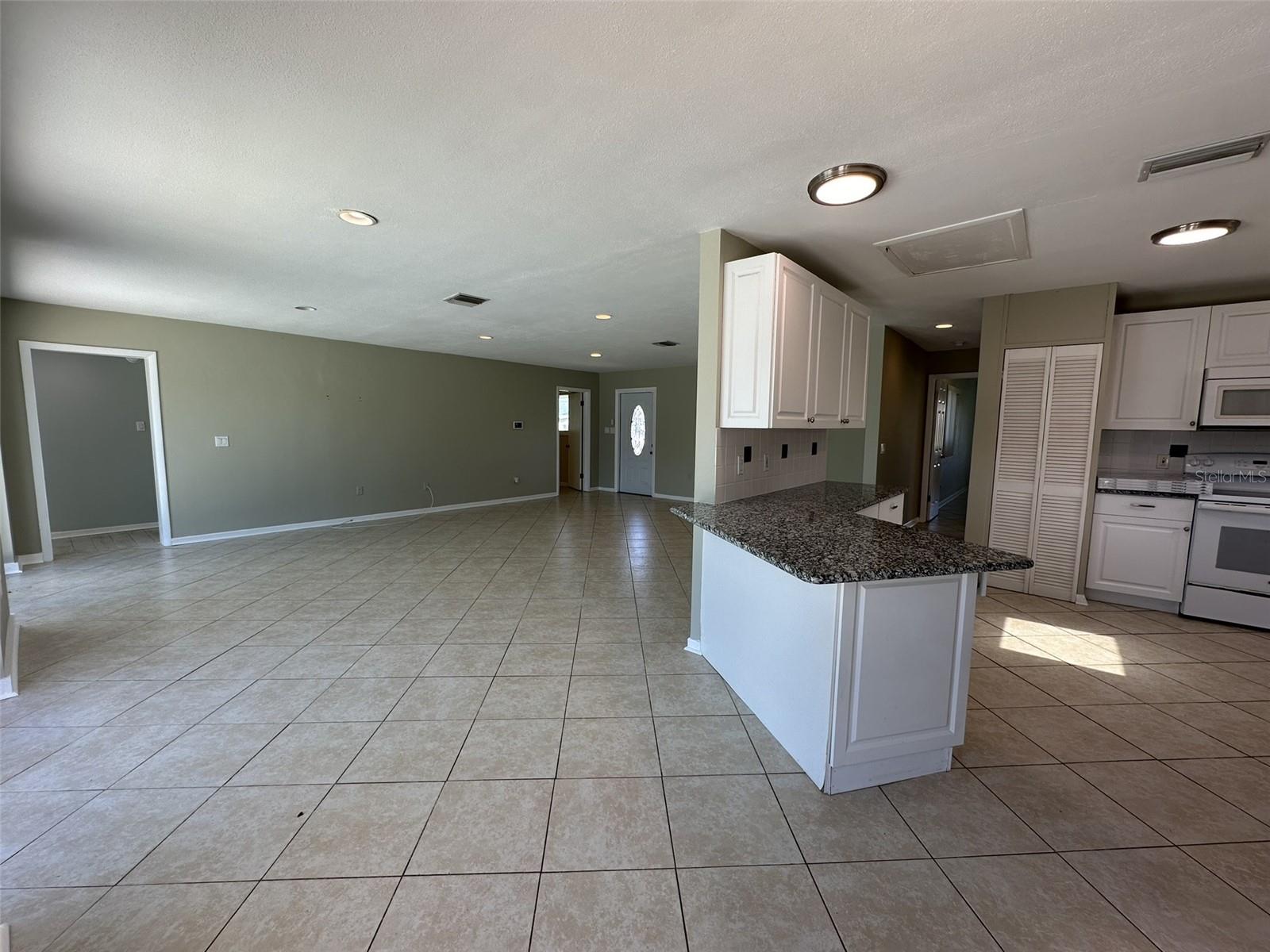 835 CONREID DR NE, PORT CHARLOTTE, FL, 33952