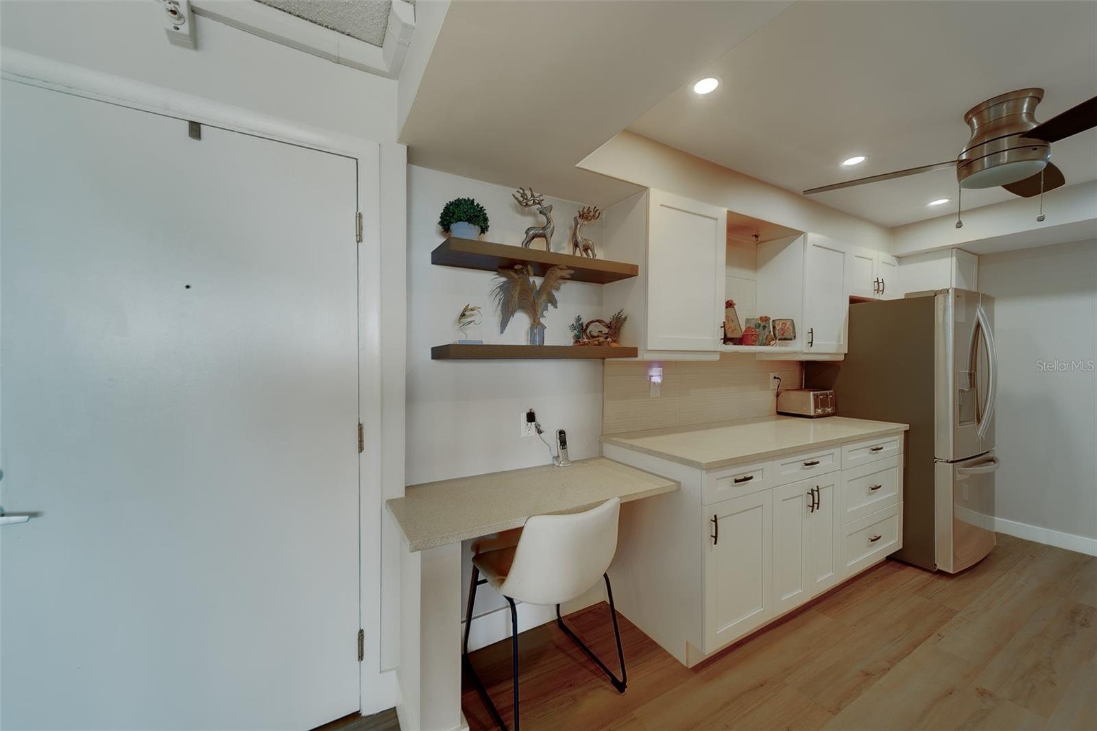 255 DOLPHIN PT #802, CLEARWATER BEACH, FL, 33767