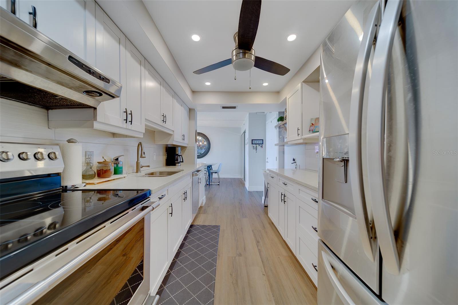 255 DOLPHIN PT #802, CLEARWATER BEACH, FL, 33767