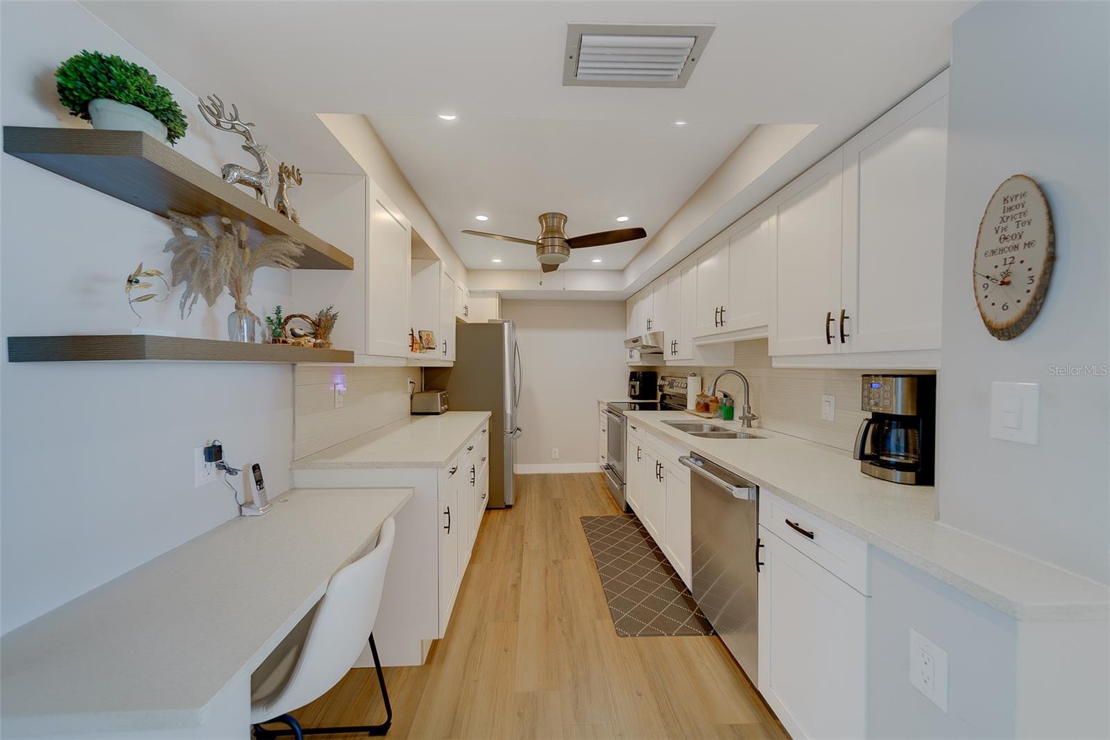 255 DOLPHIN PT #802, CLEARWATER BEACH, FL, 33767