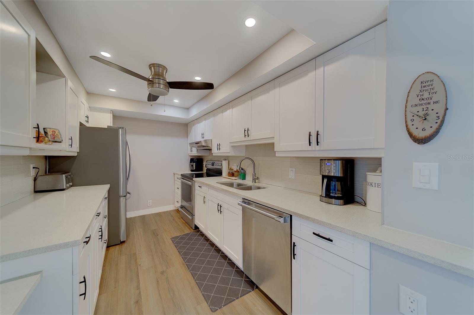 255 DOLPHIN PT #802, CLEARWATER BEACH, FL, 33767