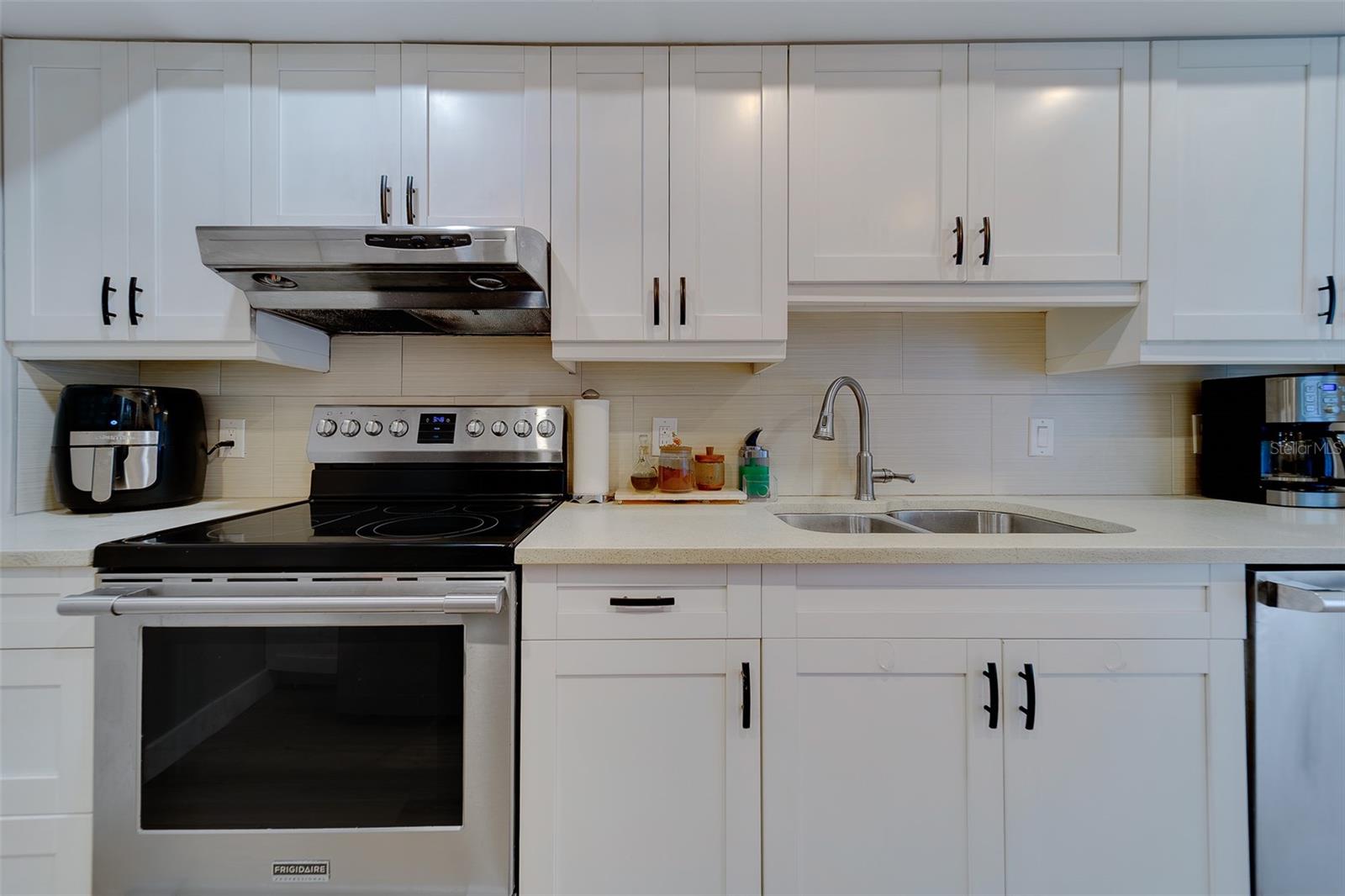 255 DOLPHIN PT #802, CLEARWATER BEACH, FL, 33767