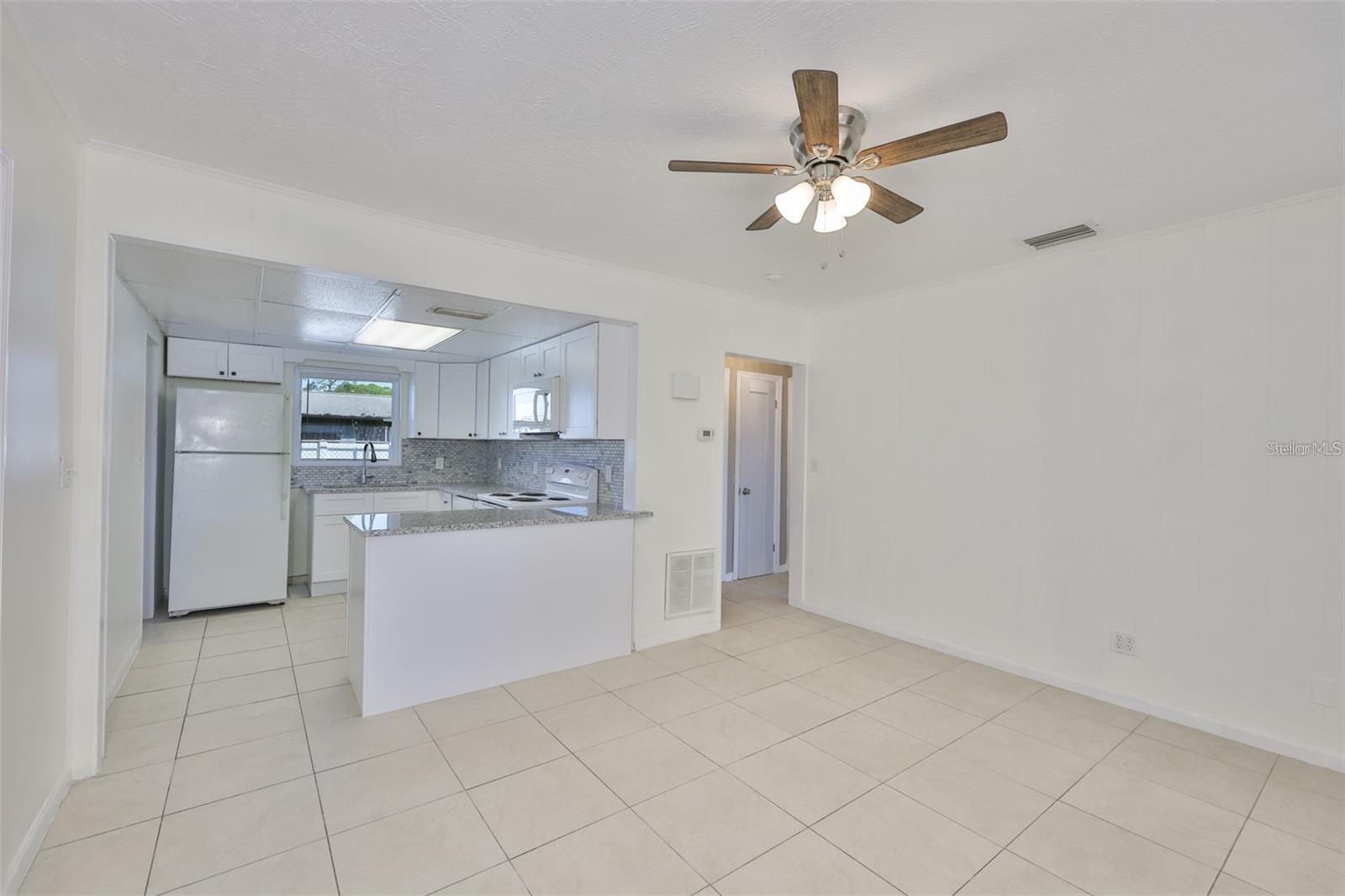 72 LAKE SHORE DR, PALM HARBOR, FL, 34684