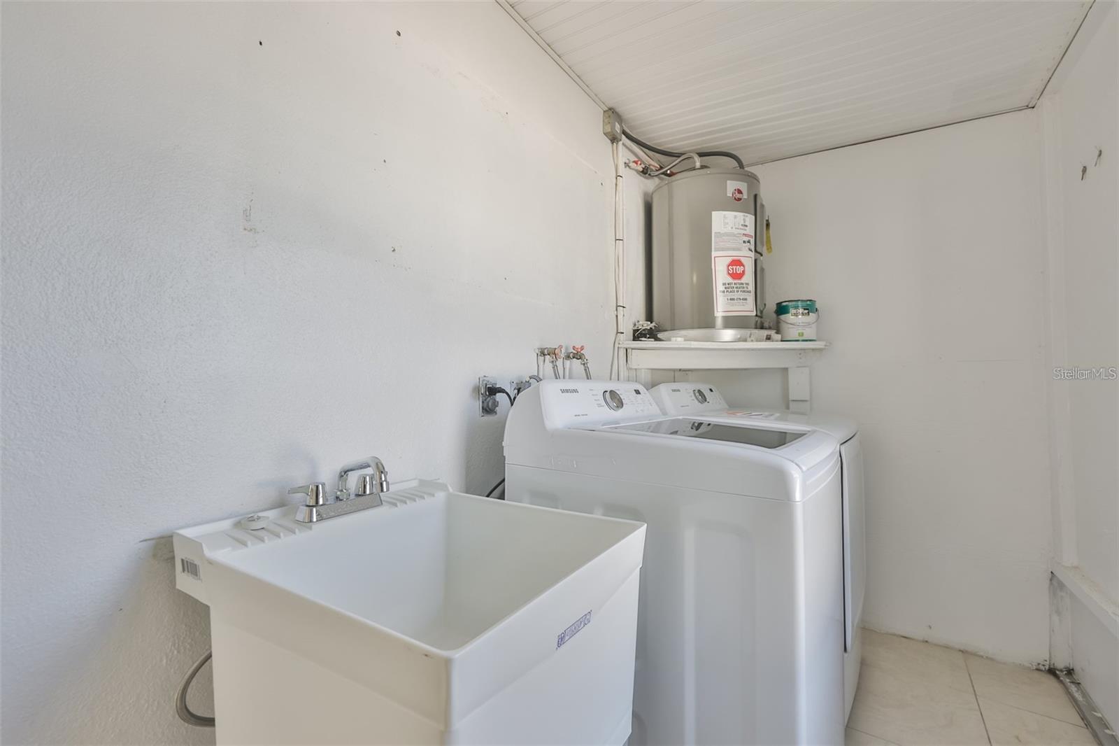 72 LAKE SHORE DR, PALM HARBOR, FL, 34684