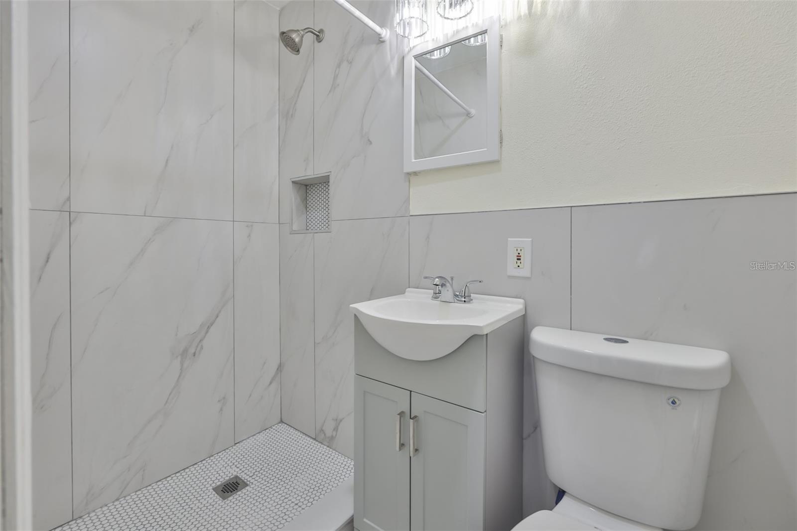 72 LAKE SHORE DR, PALM HARBOR, FL, 34684