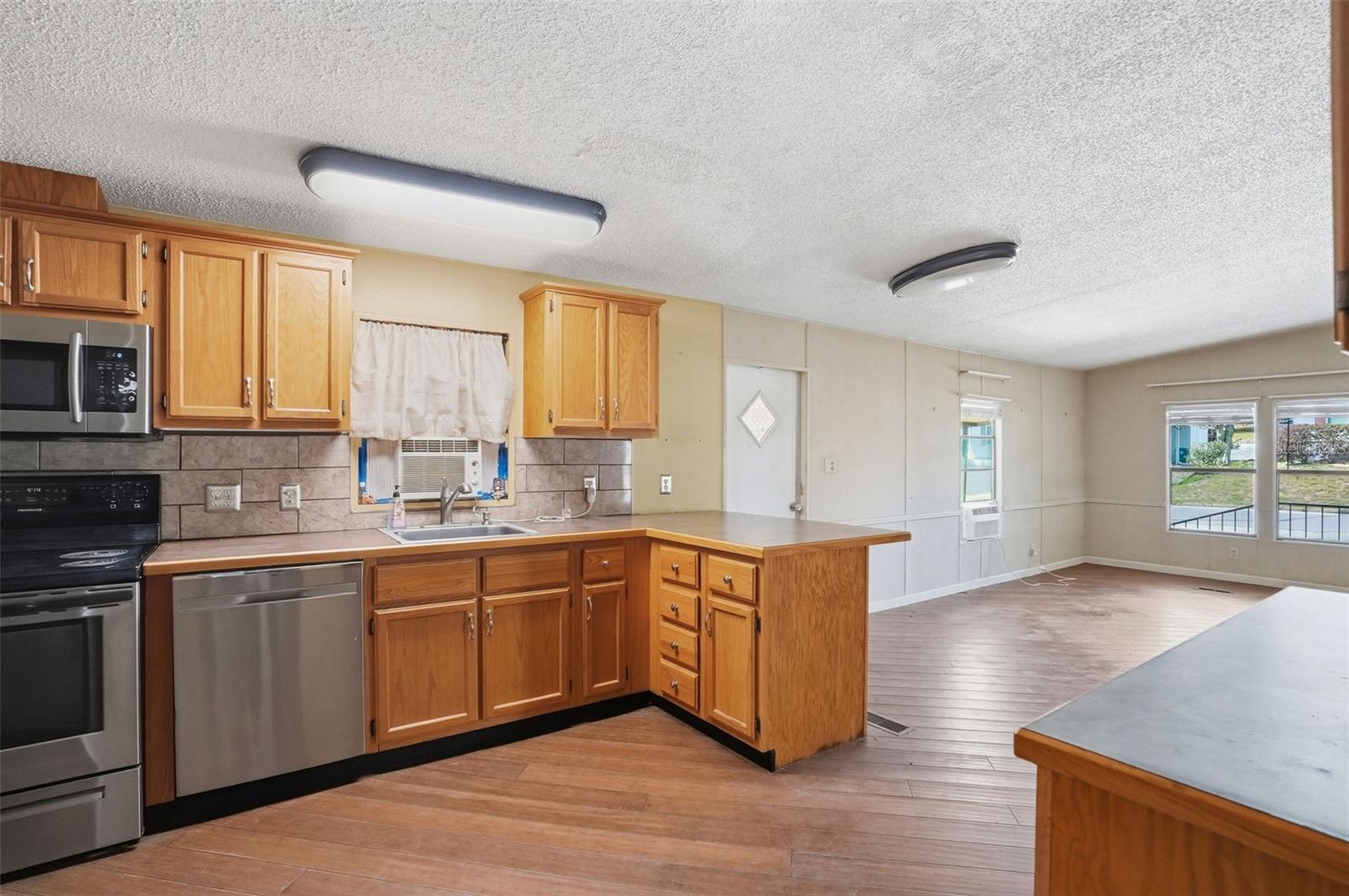 8304 WEATHERFORD AVE, BROOKSVILLE, FL, 34613