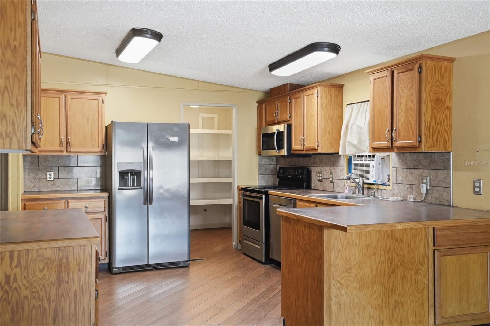 8304 WEATHERFORD AVE, BROOKSVILLE, FL, 34613