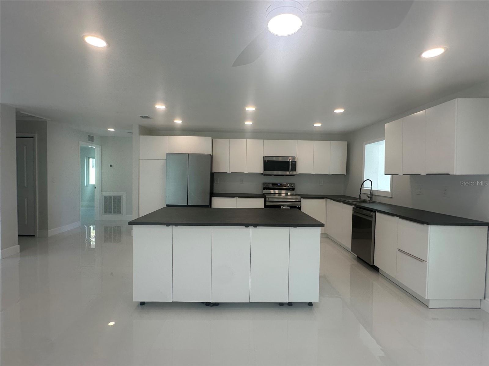 230 ANNAPOLIS LN, ROTONDA WEST, FL, 33947