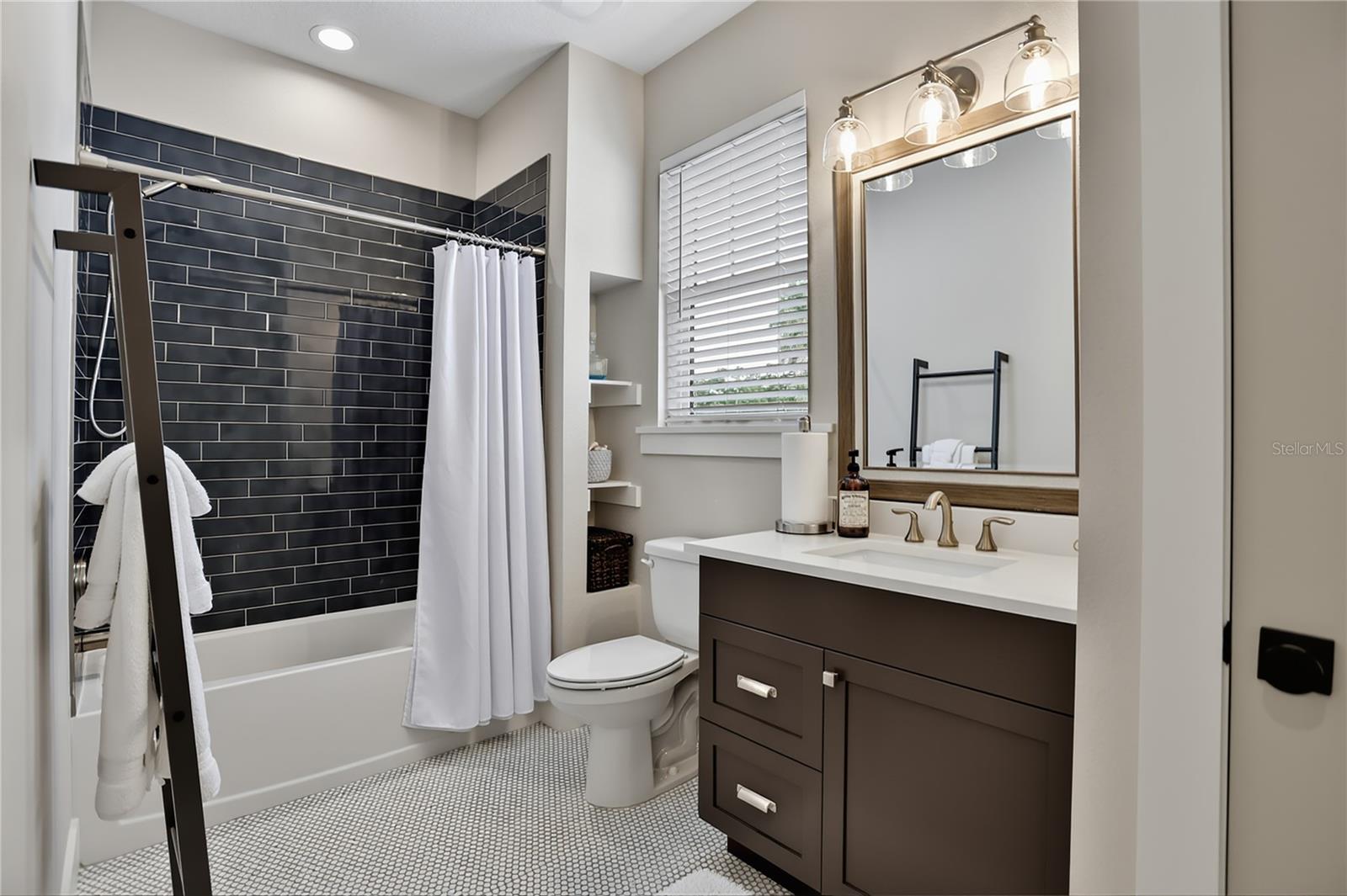 705 GARDEN WEST TER, WINTER GARDEN, FL, 34787