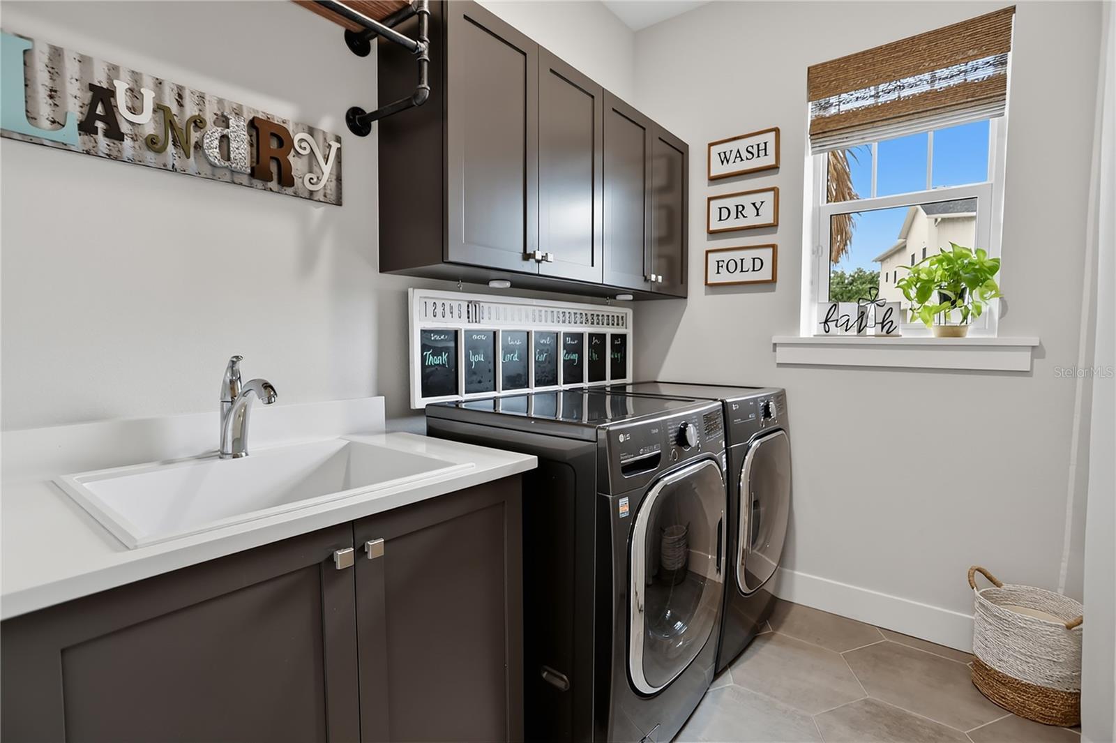 705 GARDEN WEST TER, WINTER GARDEN, FL, 34787