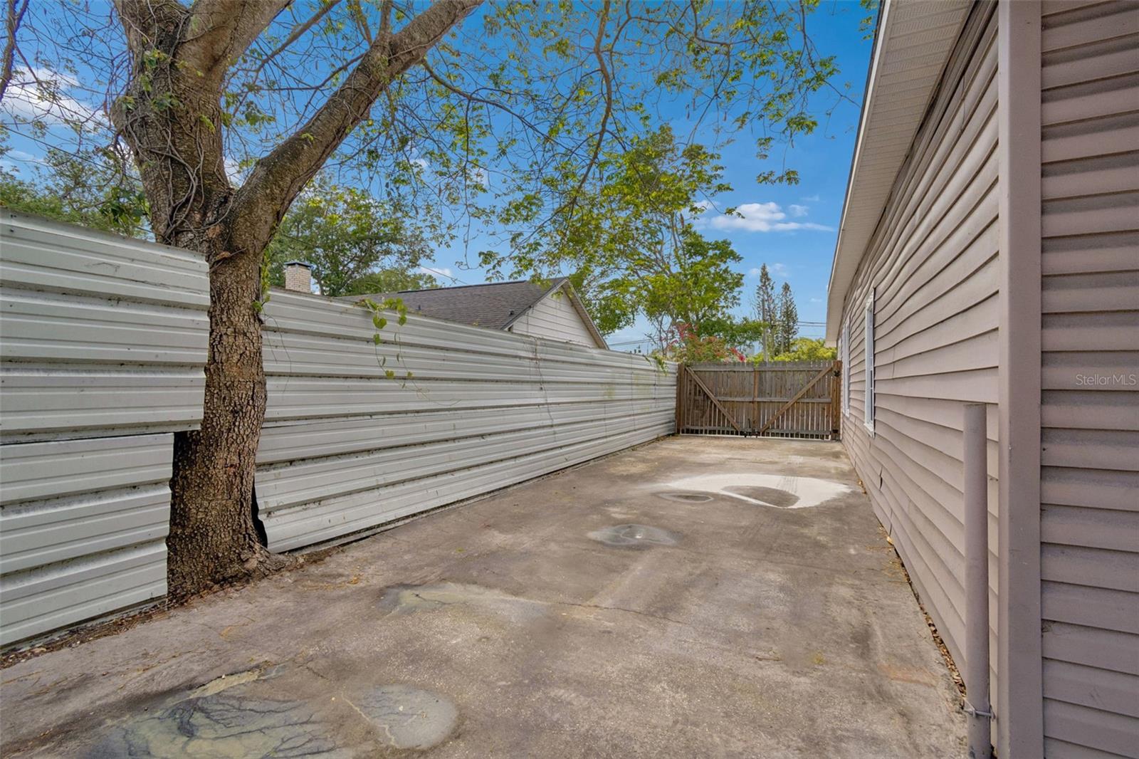 6443 31ST ST N, ST PETERSBURG, FL, 33702