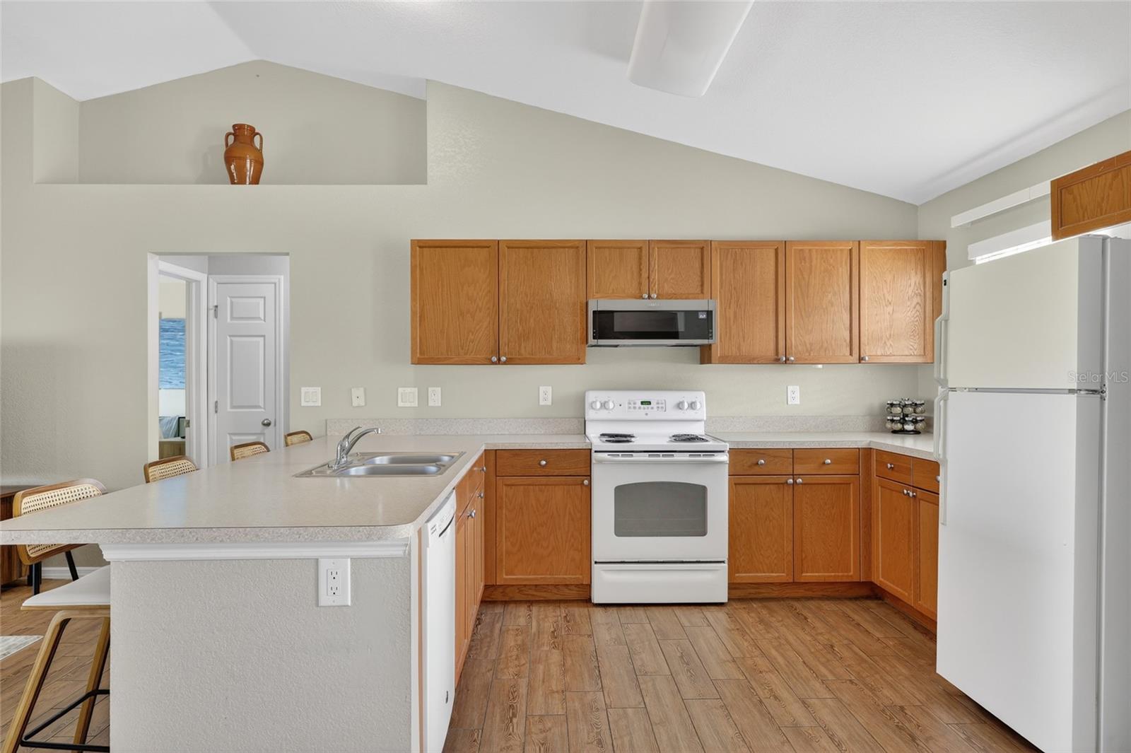 421 LONDRINA DR, PUNTA GORDA, FL, 33983