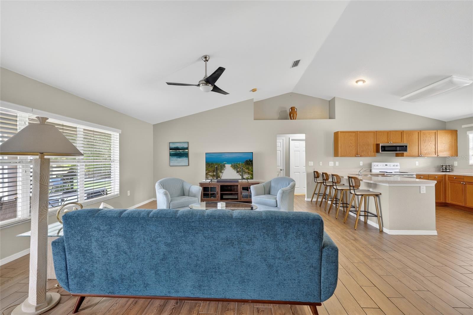 421 LONDRINA DR, PUNTA GORDA, FL, 33983